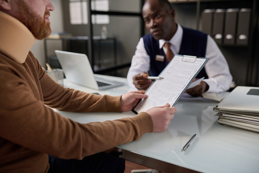 Comment la raison sociale affecte-t-elle les contrats de joint-venture ?