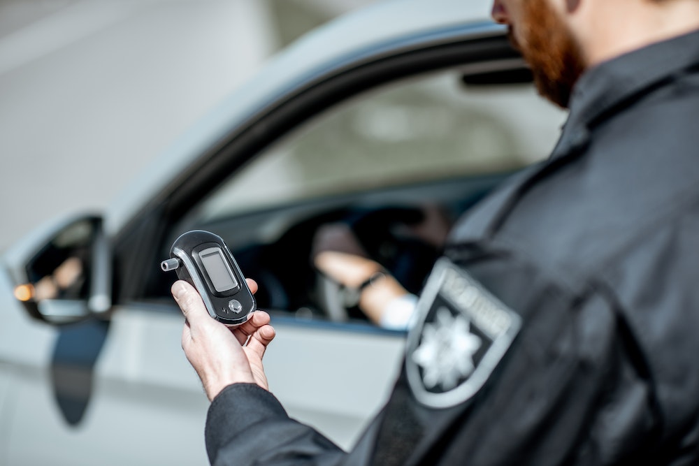 L'impact de l'éthylotest sur la réglementation de la conduite pour les jeunes conducteurs
