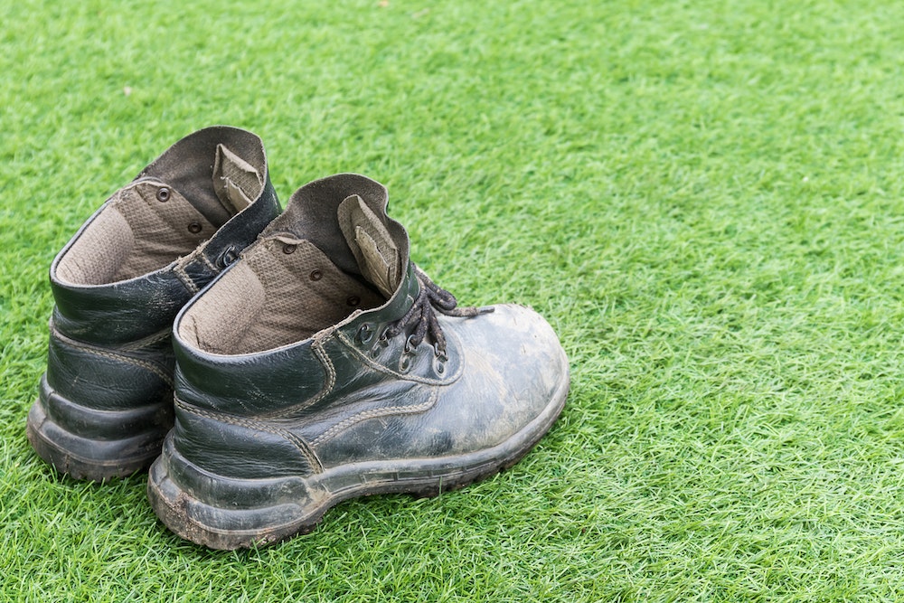 Le port de chaussures de sécurité obligatoire : Une nécessité légale et pratique pour la protection des travailleurs